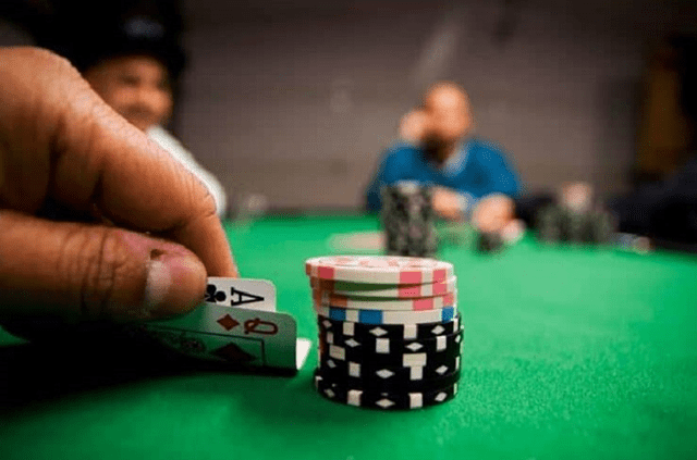 Để ẵm được tiền khi chơi Blackjack thì cần chú ý đến luật chơi