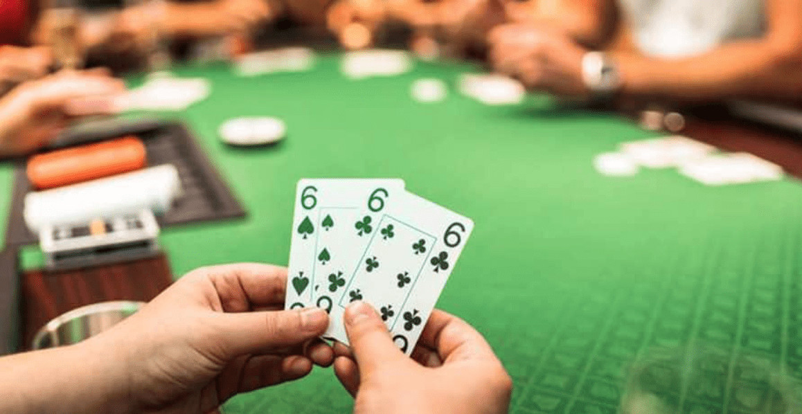 Làm thế nào để luôn thắng trong game bài blackjack Lam the nao de luon thang trong game bai blackjack