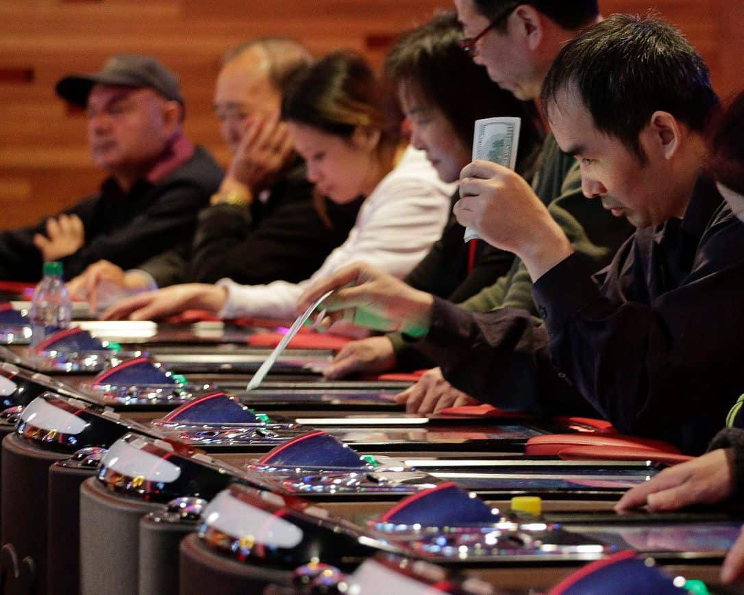 Đẳng cấp chơi bài Baccarat, thần Tài gõ cửa